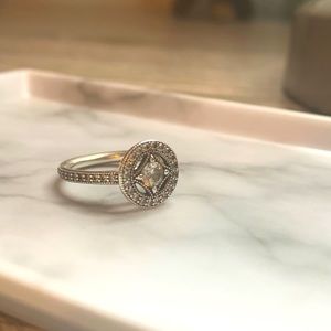 Pandora Ring